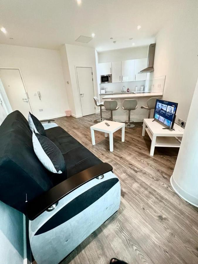 Ferienwohnung Immaculate Flat In West London Borough of Croydon Exterior foto