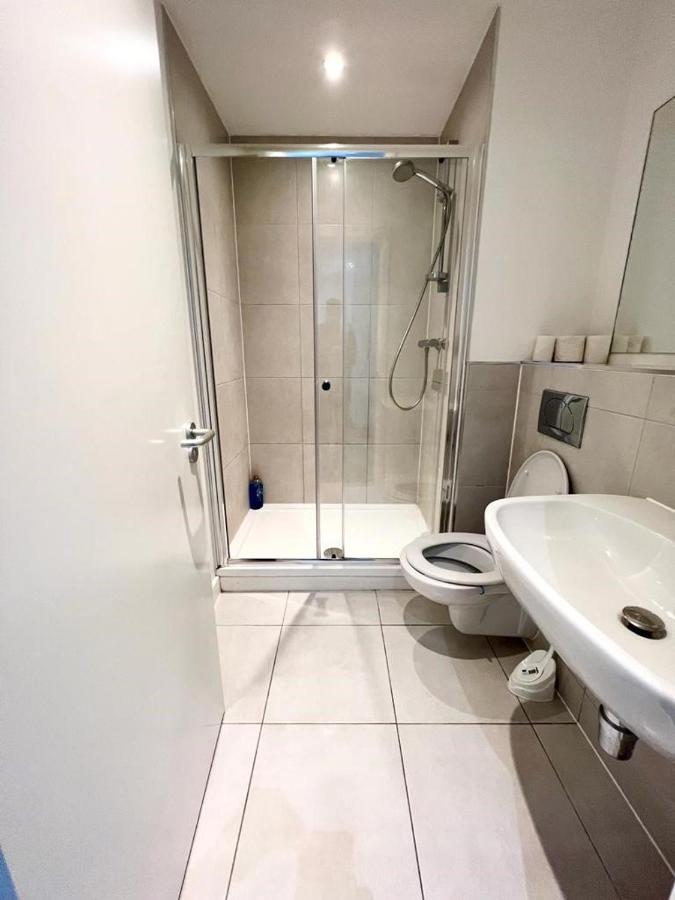 Ferienwohnung Immaculate Flat In West London Borough of Croydon Exterior foto