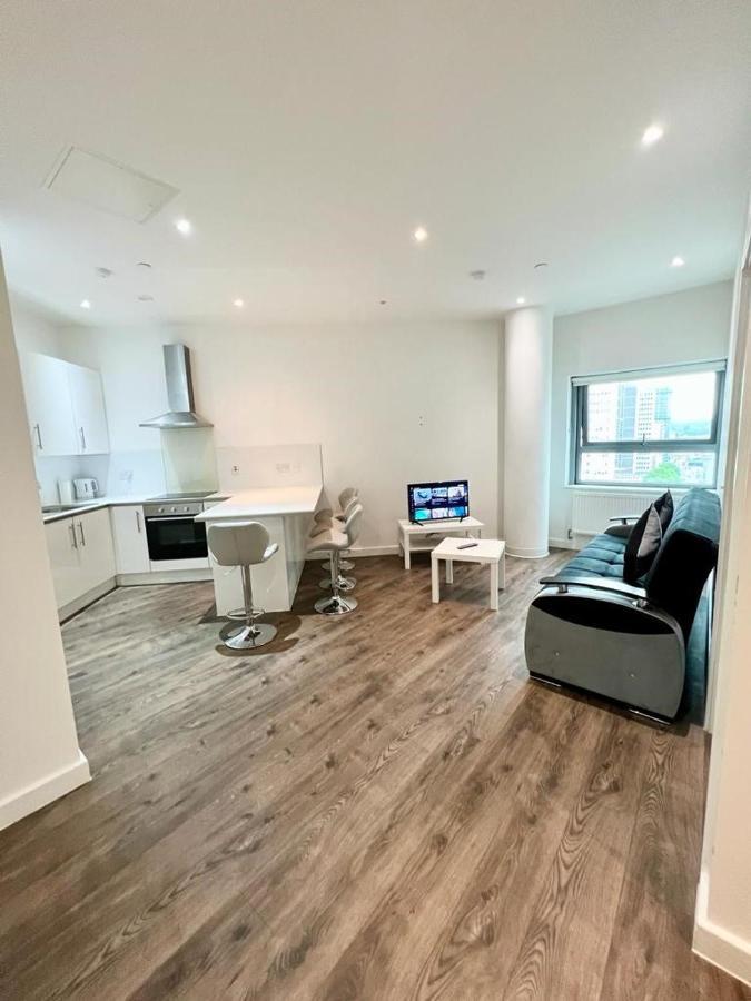 Ferienwohnung Immaculate Flat In West London Borough of Croydon Exterior foto