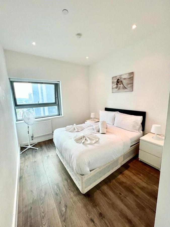 Ferienwohnung Immaculate Flat In West London Borough of Croydon Exterior foto