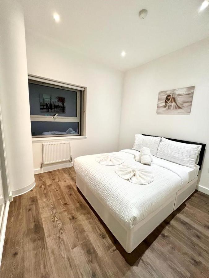 Ferienwohnung Immaculate Flat In West London Borough of Croydon Exterior foto
