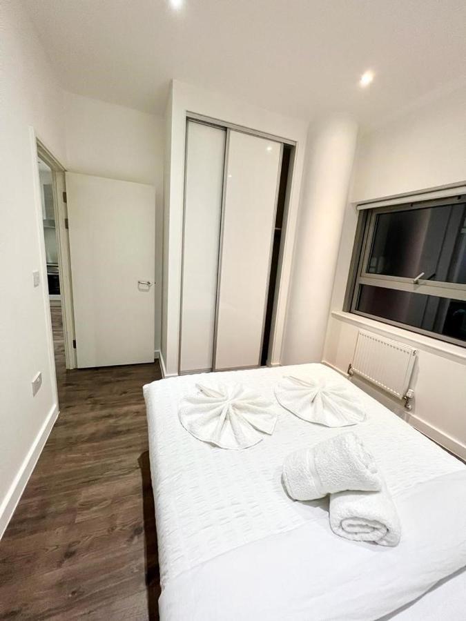 Ferienwohnung Immaculate Flat In West London Borough of Croydon Exterior foto